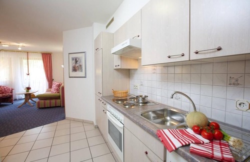 Tonbach Apartment | Cozy 1-Bedroom Apartment with Kitchen and Breakfast Included