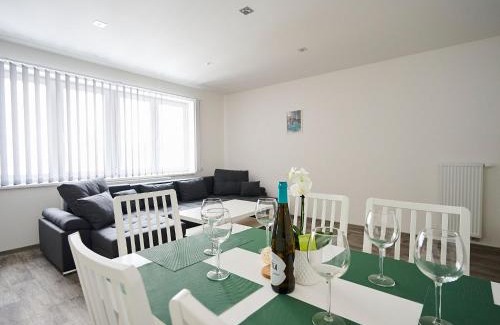 Desna Apartment | Family-Friendly Apartment U Dzina-3 with Pool Access