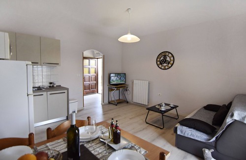 Savudrija Apartment | Cozy Apartment in Umag-Savudrija with Garden & Ocean Views