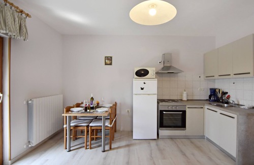 Savudrija Apartment | Cozy Apartment in Umag-Savudrija with Garden & Ocean Views