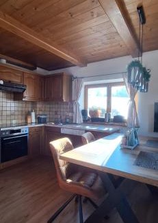 Going am Wilden Kaiser Apartment | Cozy Apartment Unterhollenau with Ocean View & Child-Friendly