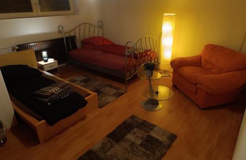 Buchholz-Kleefeld Apartment | Comfortable Apartment Untergeschoß with 24-Hour Check-in