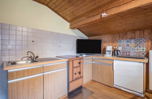 Senales Apartment | Scenic Apartment Edelweiss with Mountain Views and Balcony