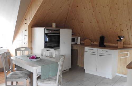 Demmin Apartment | Apartment 'Urlaub Unterm Reetdach' with Private Garden and Wi-Fi