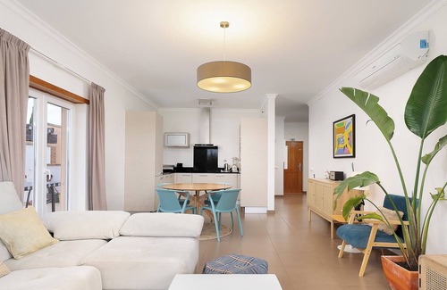 Portimao Apartment | Guest Rated 10/10: Apartment 'V2 Vale da Ribeira' with Pool