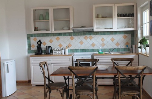 Rust Apartment | Welcoming Apartment Vanii - Family-Friendly Provence Getaway