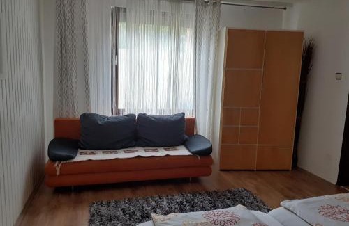 Liesing Apartment | Family-Friendly Escape at Apartment Vanka - 10/10 Rated
