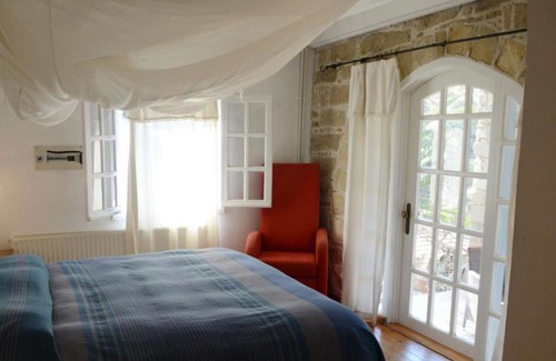 Tochni Apartment | Pet-Friendly Vasilikos House with Pool & Hot Tub