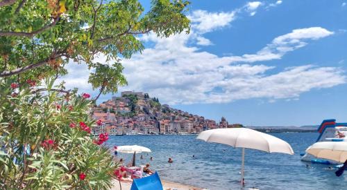 Sibenik Apartment | Apartment Vega with private garden, terrace and garage