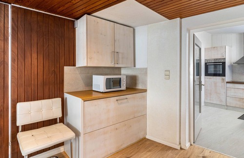 Elgersweier Apartment | Lake View Apartment 'Veli' with Wi-Fi & Child-Friendly Amenities
