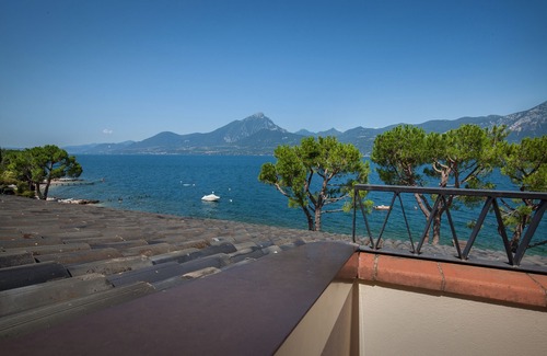 Torri del Benaco Apartment | Lake View Retreat: Apartment Verde with Top Guest Ratings