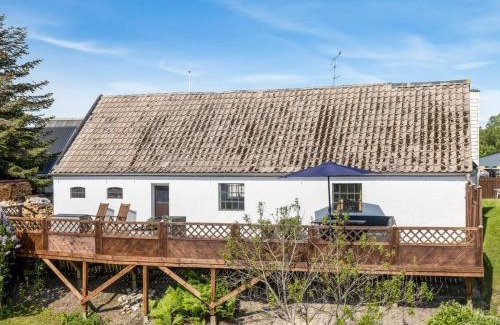 Voersaa Apartment | Pet-Friendly Apartment Veronica, Steps from the Sea