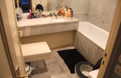 Le Chesnay Apartment | Versailles Apartment: Pet-Friendly Retreat with Ocean View