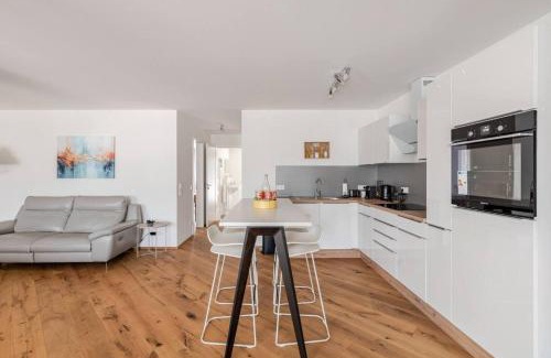 Loerrach Apartment | Apartment Verso - Stylish 3BR Suite Near Basel