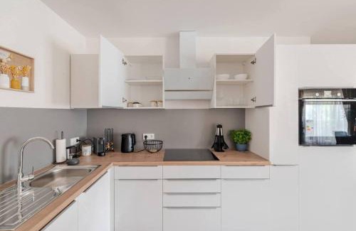 Loerrach Apartment | Apartment Verso - Stylish 3BR Suite Near Basel