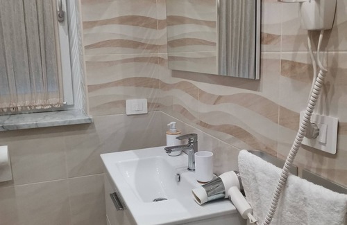 Crotone Apartment | Convenient Apartment Near the Center and Beach