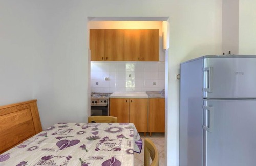 Savudrija Apartment | Discover Vesela: Oceanfront Retreat with Spa & Breakfast