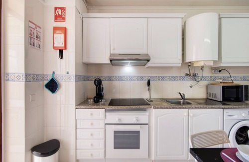 Armacao de Pera Apartment | Seaside Apartment 'Vieira À Beira Mar' with Balcony & Wi-Fi