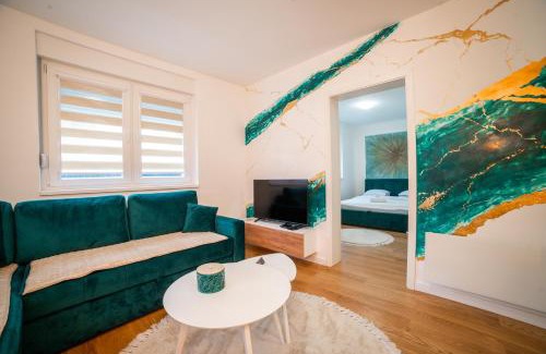 Tuzla Apartment | Top-Rated Apartment Vila Idila with Hot Tub & Kitchen Access
