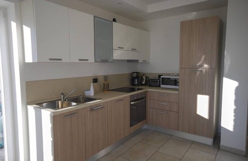 Aer Apartment | Apartment 'Villa Ada' with Lake View, Private Terrace and Wi-Fi