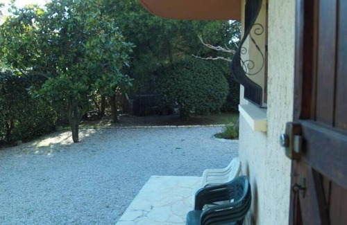 La Garde Apartment | Beautiful Oceanfront Apartment Villa with Pool & Kitchen
