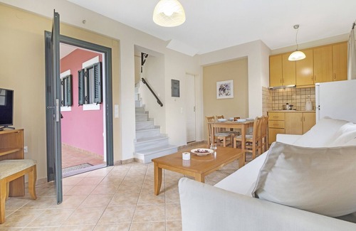 Spanochori Apartment | Cozy Apartment 'Villa Rita' with Ocean View & Garden Access