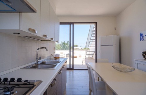 Torre Specchia Ruggeri Apartment | Top-Rated Villa Scoglio: Ocean View with Garden & Terrace