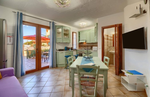 Nebida House | Sea View Escape: Apartment Villetta L'Estasi with Pool & Wi-Fi