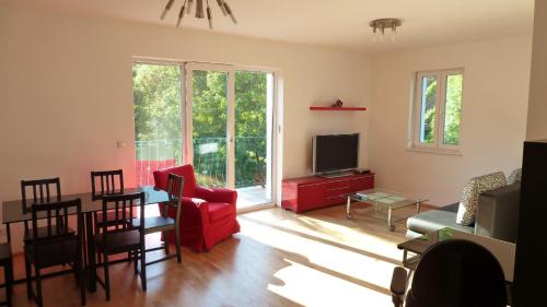 Heiligenstadt Apartment | Discover Apartment Vindobona: Pet Friendly with Breakfast