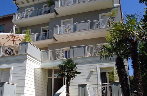 Cattolica Apartment | Cozy Apartment Viola - 5 Min Walk to the Beach!