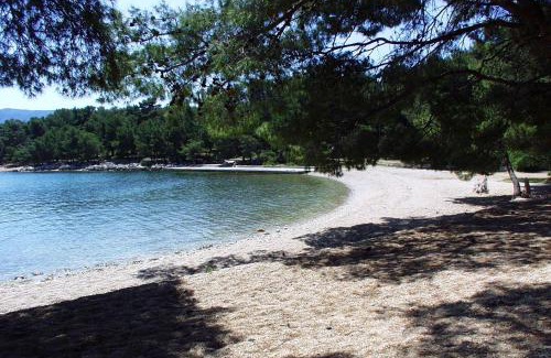 Vrboska Apartment | Vrboska Apartment 4601c: Ideal for Pets and Families