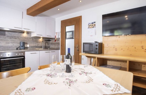 Aschau Im Zillertal Apartment | Discover Apartment Weiher: Pet-Friendly Lake Retreat