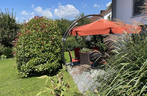 Ludwigshafen Apartment | Idyllic Apartment with Terrace and Garden by the Lake