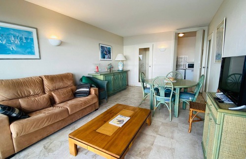 Les Sables d'Olonne Apartment | Oceanfront Apartment Les Sables-d'Olonne - 10/10 Rated Stay
