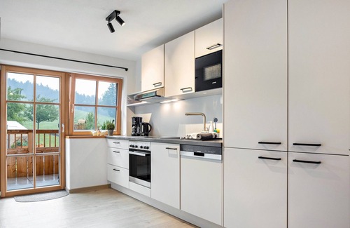 Dietmannsried Apartment | Apartment 'Waldesruh' with Garden View, Shared Terrace and Balcony