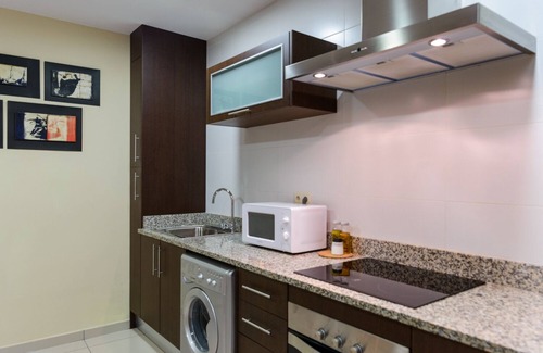 Portbou Apartment | Stylish Apartment Walter Benjamin with Spa & Family Amenities