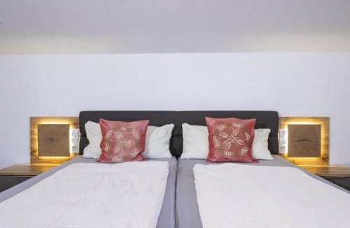 Aschau Im Zillertal Apartment | Welcoming Apartment Weiherwirt with Pet-Friendly Amenities
