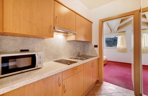 Lana Apartment | Beautiful Apartment "Weinsepphof 4" with Pool & Mountain View