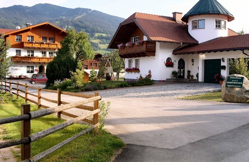 Weissenbach Apartment | Welcoming Apartment Weissenbach - Ideal for Family Getaways