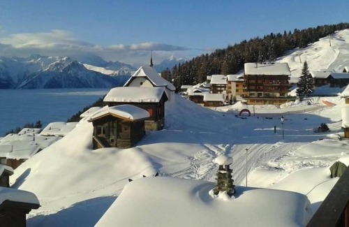 Bettmeralp Apartment | Apartment Weisshorn 4, 2. OG West in Bettmeralp - 4 persons, 2 bedrooms