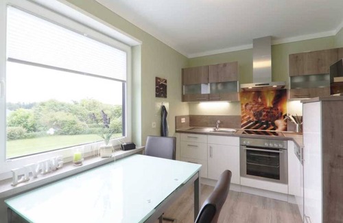 Schalkenmehren Apartment | Cozy Apartment Welcome with Scenic Lake View and Amenities