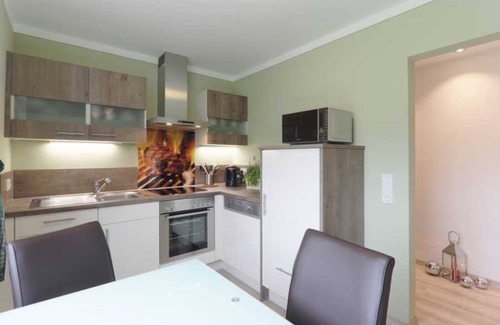 Schalkenmehren Apartment | Cozy Apartment Welcome with Scenic Lake View and Amenities