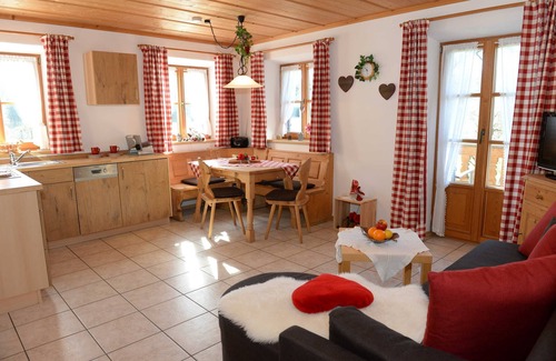 Fischbachau Apartment | Top-Rated Apartment Wendelstein - Family-Friendly Getaway