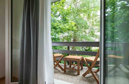 St. Gallen Apartment | Apartment West Maisonette with Garden - private Parking - Nespresso