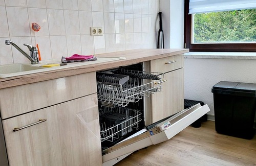 Reusa Apartment | Cozy Westend Apartment with Kitchen & Child-Friendly Amenities
