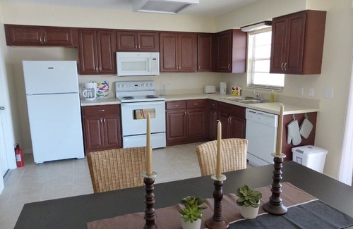 Cape Coral Apartment | Discover Florida Sun: Pet-Friendly Stay with Great Amenities