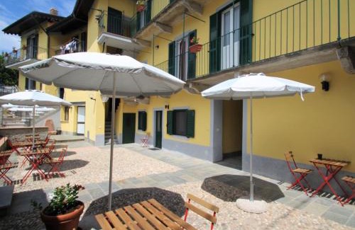 Germignaga Apartment | Cozy Apartment White: Child-Friendly Retreat Awaits You