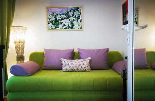 Babilonija Apartment | Pet-Friendly Apartment White Lily in Budva with Ocean Views
