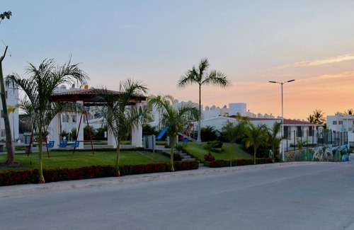 Mezcales Apartment | Cozy Apartment with AC and Wifi Near the Beach