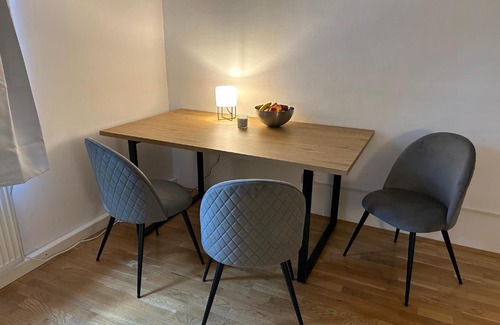 Penzing Apartment | Exceptional Apartment Wien West - Pet & Child Friendly Stay